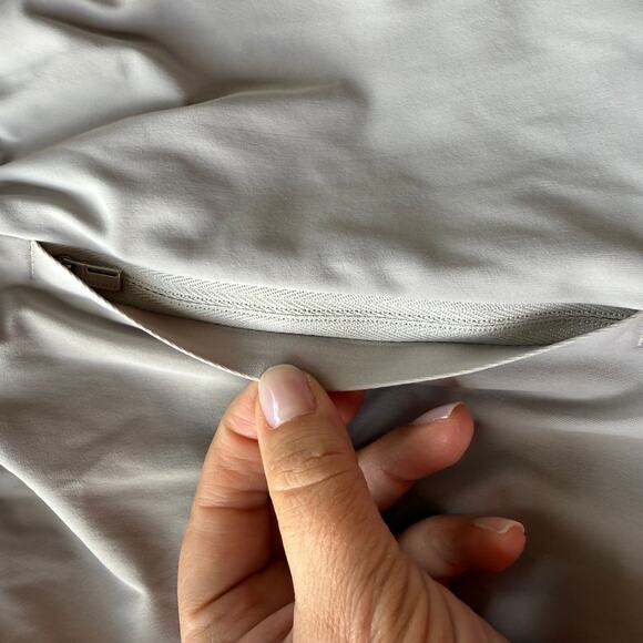 Athleta Cosmic Flutter Tan Short Size M - Picture 6 of 10